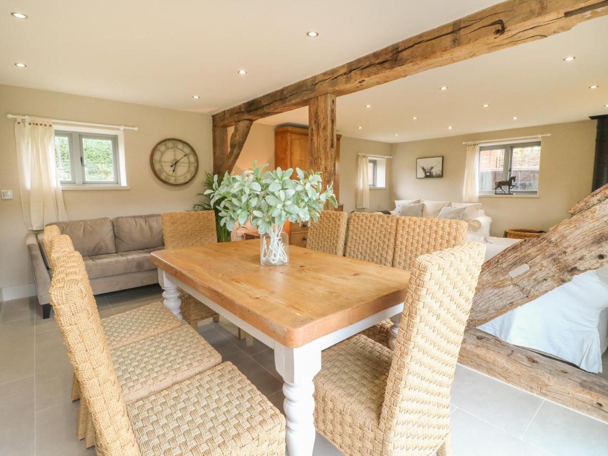 Upper Barn Villa Stafford Exterior photo