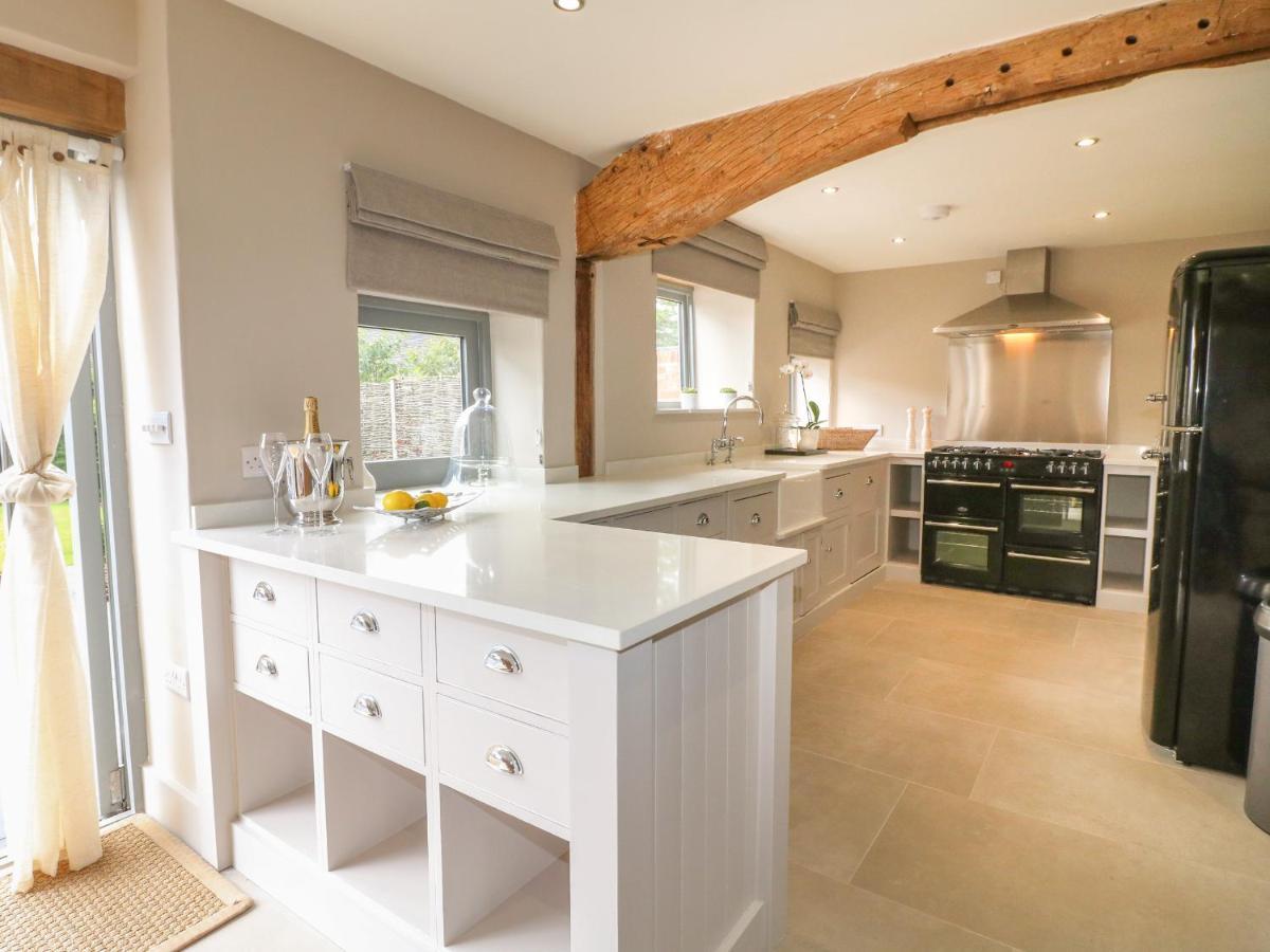 Upper Barn Villa Stafford Exterior photo