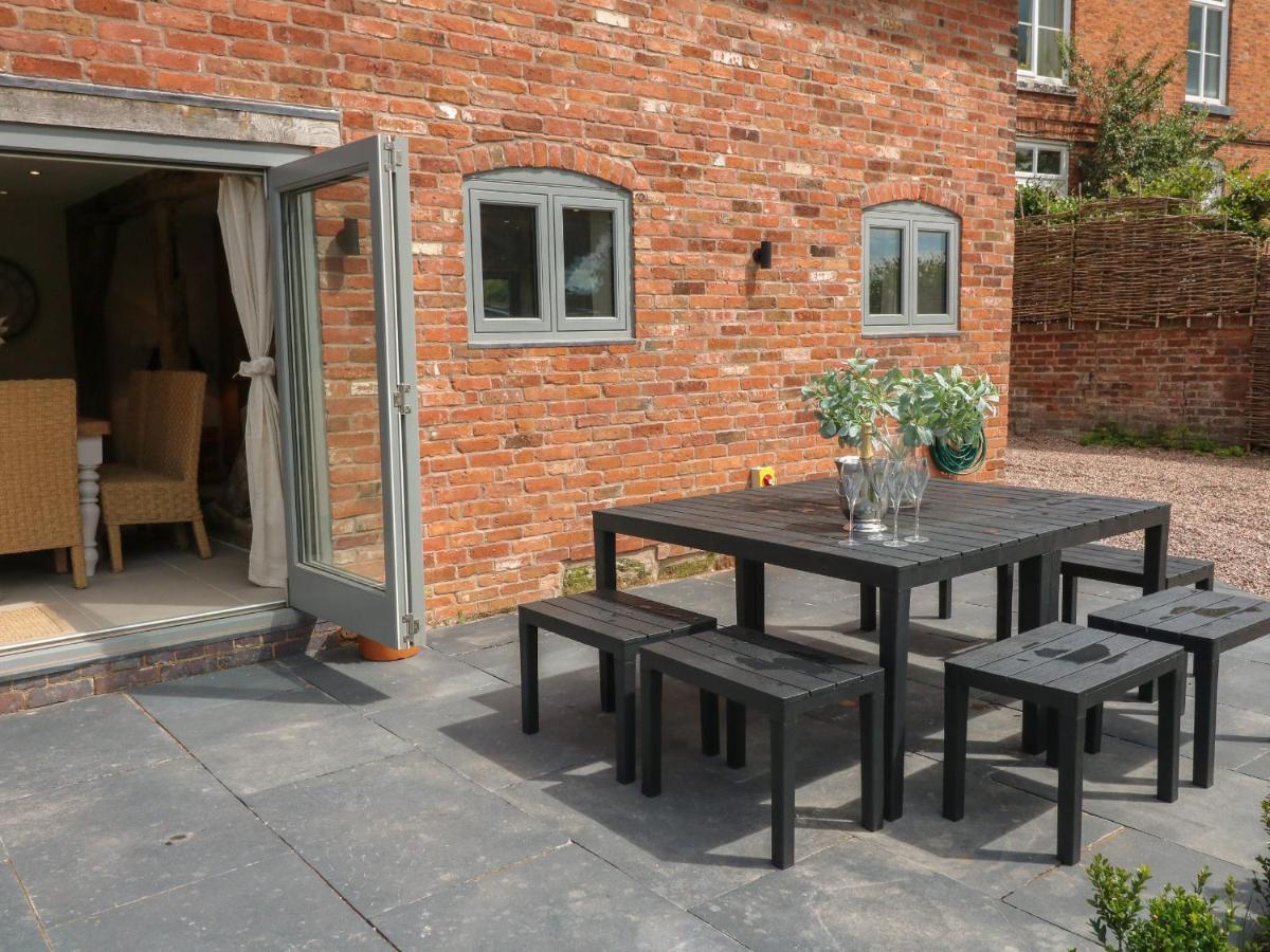 Upper Barn Villa Stafford Exterior photo